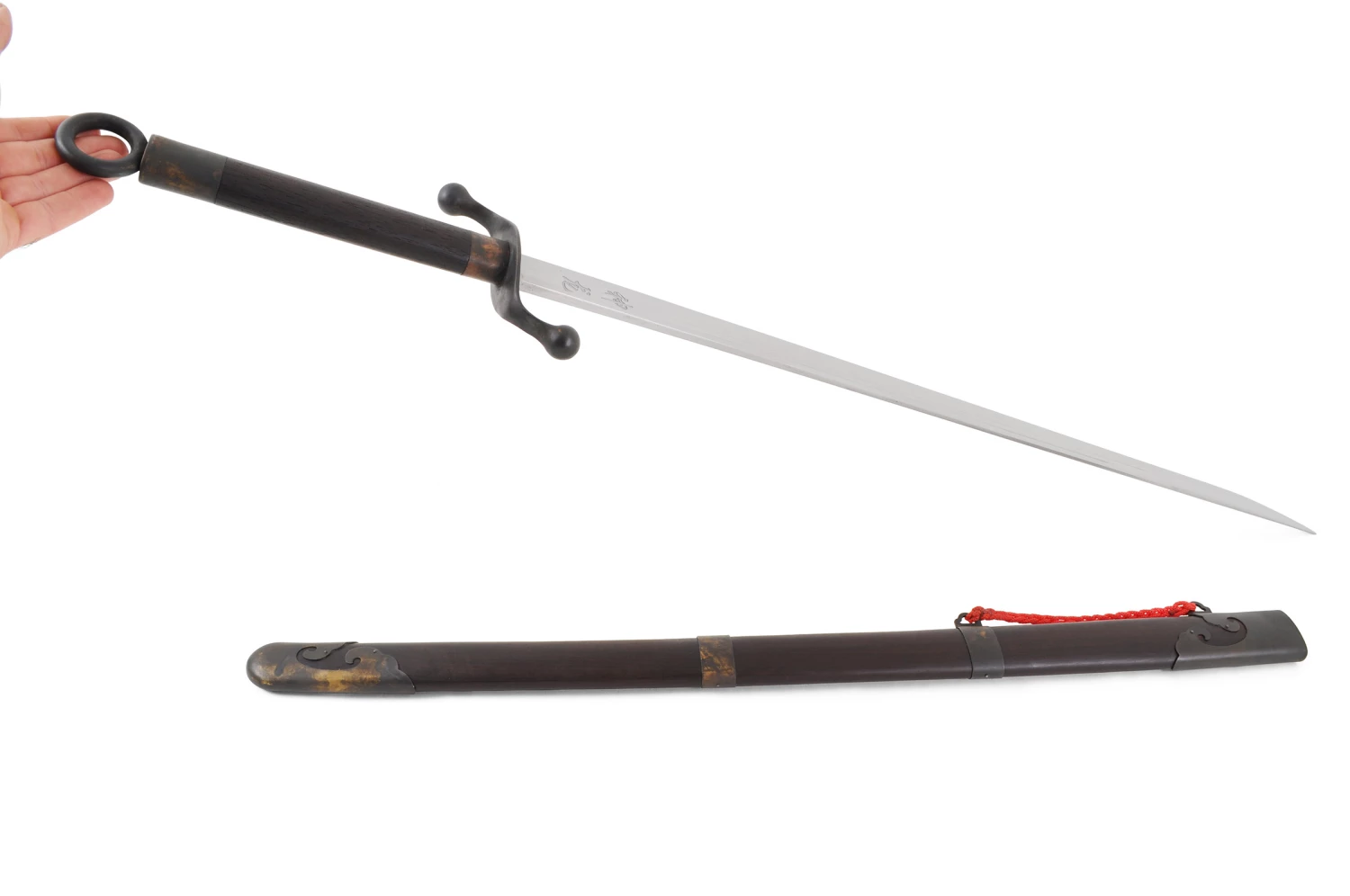 Sabre Traditionnel Tai Chi Style Chen (Haut De Gamme, Noir) - Rigide 6 Sabre Traditionnel Tai Chi Style Chen (Haut De Gamme, Noir) - Rigide – Image 4
